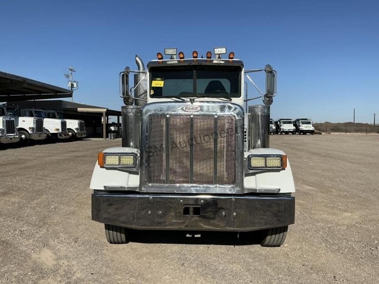 1998-peterbilt-379-image-2