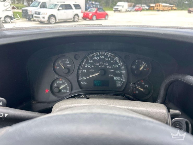 2006-chevrolet-express-knapheide-kuv-enclosed-service-van-image-16