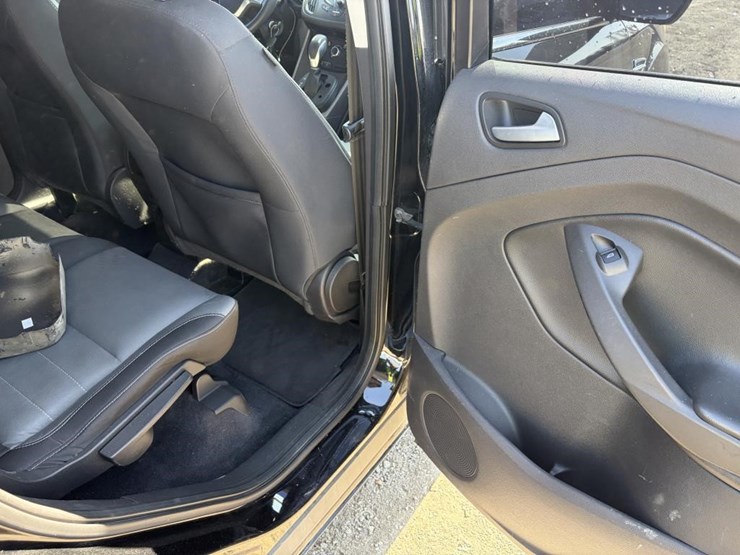 2016-ford-escape-image-11