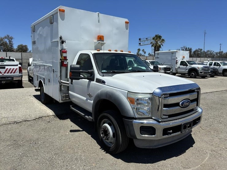 2011-ford-f550-image-2
