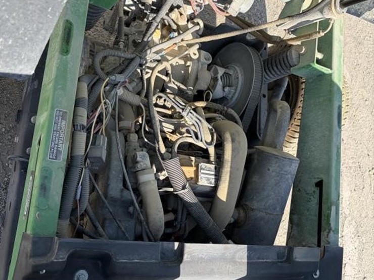 john-deere-gator-image-8
