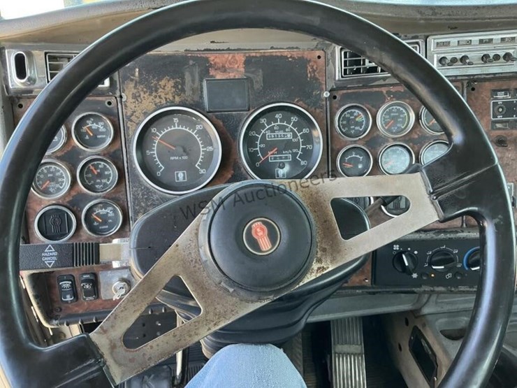 2003-kenworth-t800-image-16