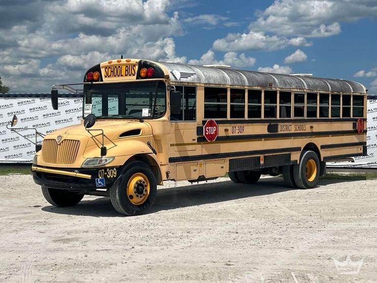 2007-ic-corporation-pb105-school-bus-image-1