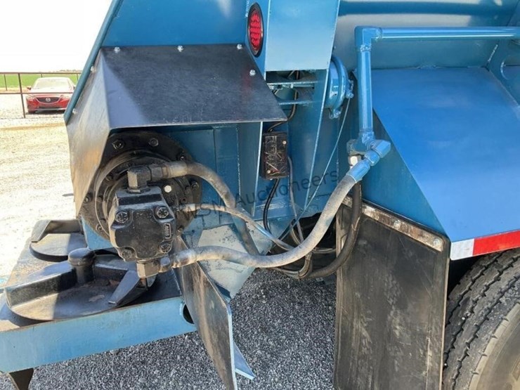 2012-versa-v-bottom-spreader-trailer-image-12