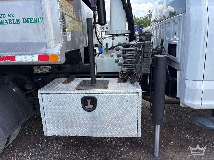 2017-ford-f550-image-25