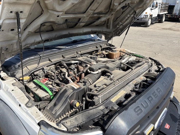 2012-ford-f550-image-8