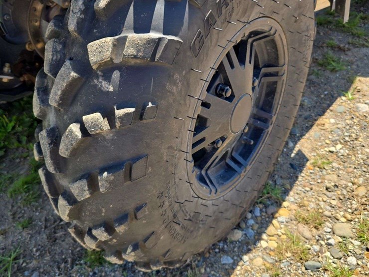 2011-can-am-500-v-twin-four-wheeler,-4wd,-5,149-miles,-brp-seat-add-on-and-storage,-needs-new-left-rear-boot,-other-then-that-good-four-wheeler-image-8