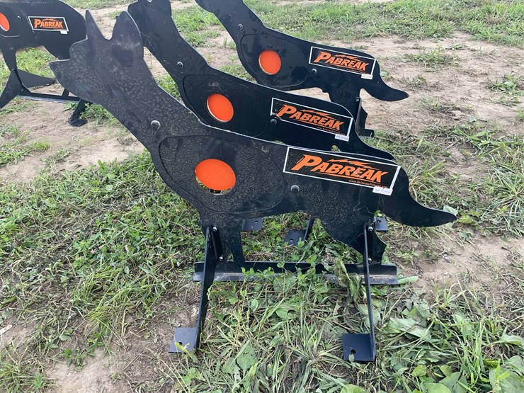 pabreak-coyote-shaped-reactive-shooting-target-image-1