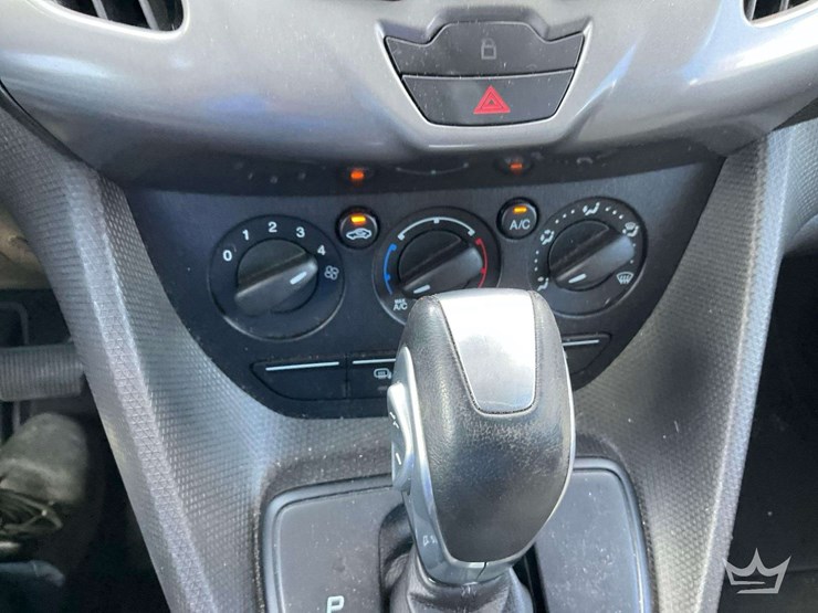 2016-ford-transit-connect-image-17