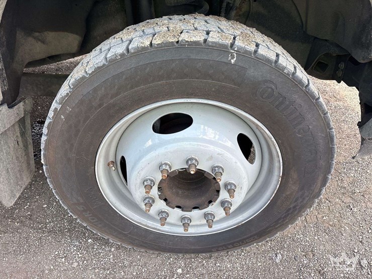 2017-ford-f550-image-41