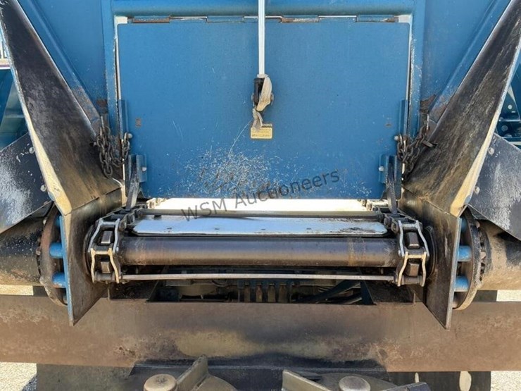 2020-versa-v-bottom-spreader-trailer-image-14