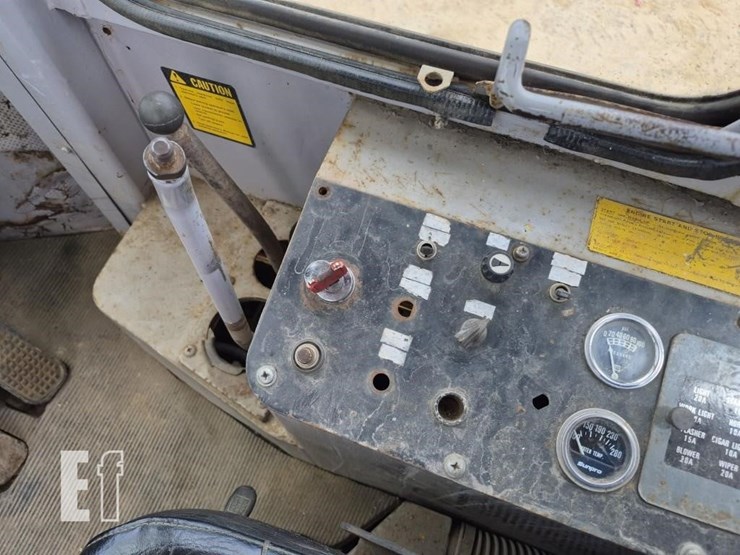 1989-deere-344e-image-16