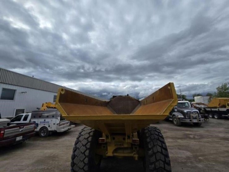 1996-caterpillar-d250e-image-31