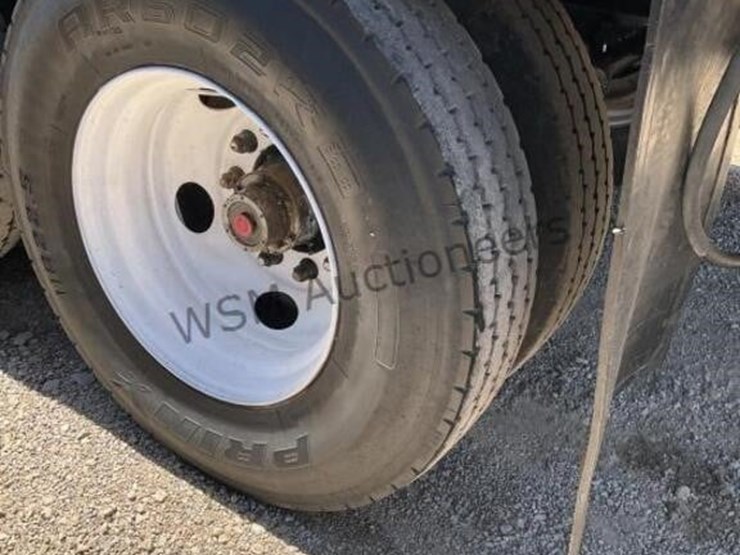 2012-versa-v-bottom-spreader-trailer-image-7
