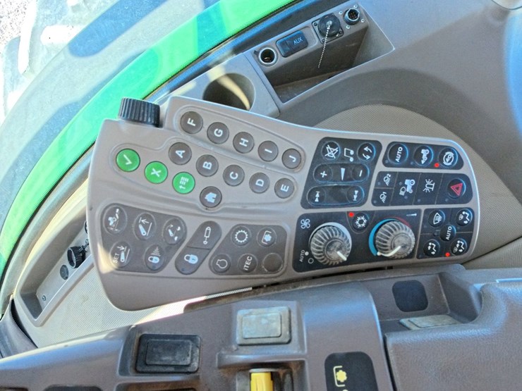 john-deere-8285r-image-33