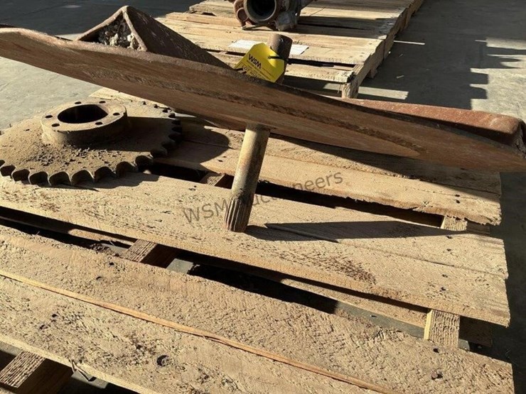 spreader-truck-sprocket-&-spinner-image-5