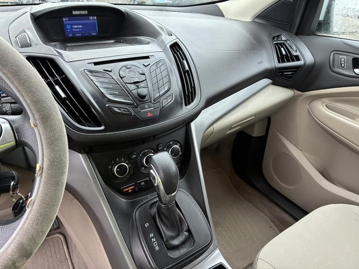 2015-ford-escape-image-18
