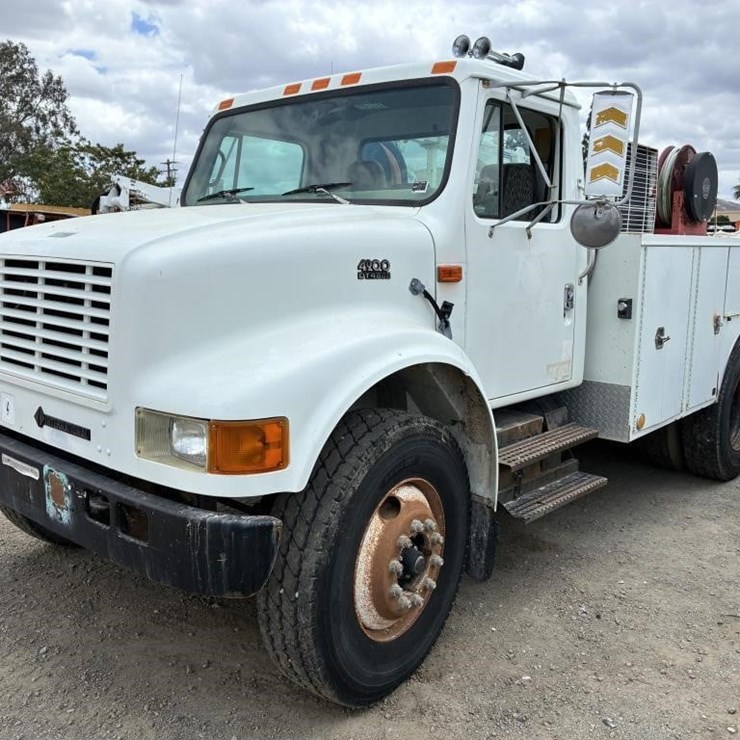 2000 INTERNATIONAL 2000