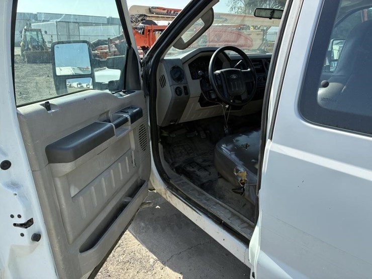 2009-ford-f350-image-15