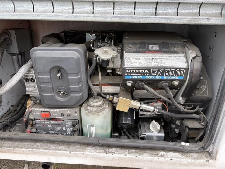 2008-ford-f550-image-23
