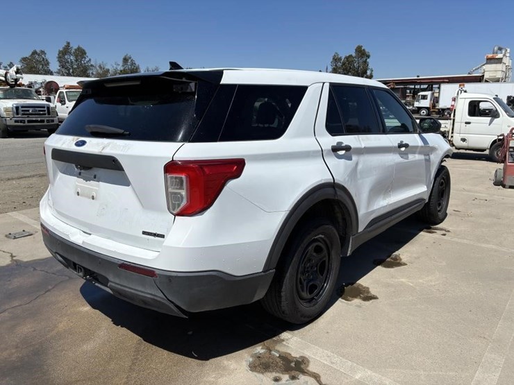 2020-ford-explorer-image-3