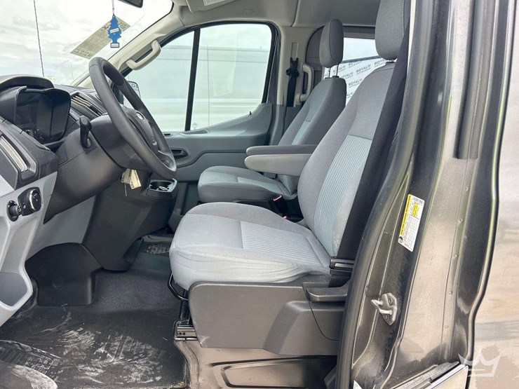 2017-ford-transit-image-13