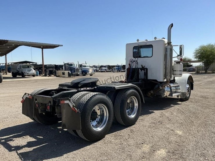 1999-peterbilt-379-image-4