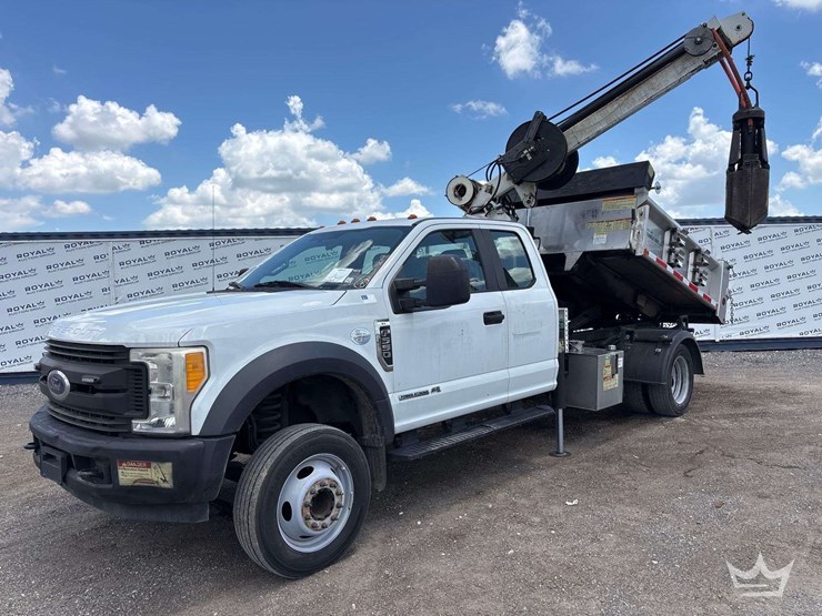 2017-ford-f550-image-1