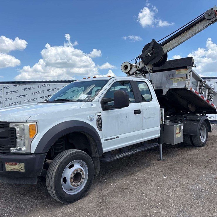 2017 FORD F550