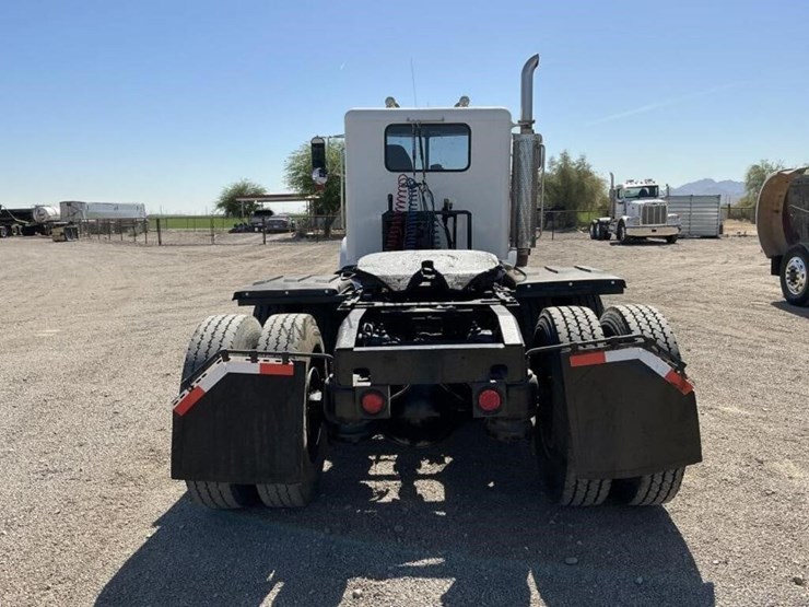 1999-peterbilt-379-image-5