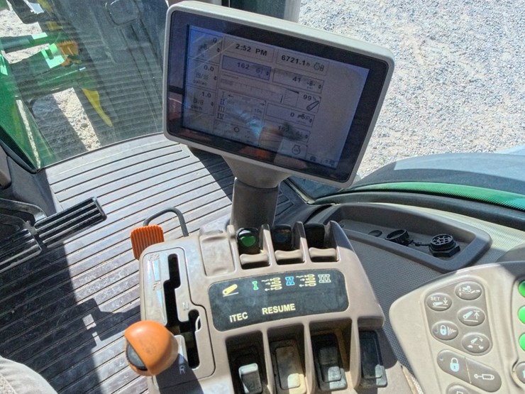 john-deere-8285r-image-31