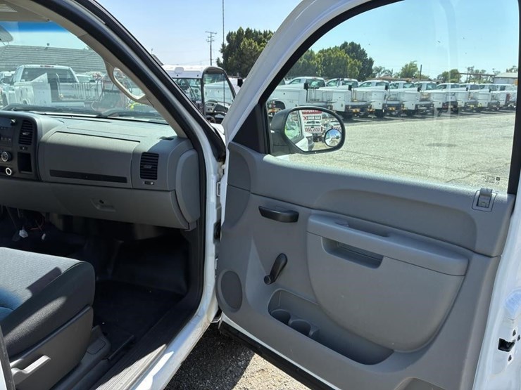 2011-chevrolet-1500-image-9