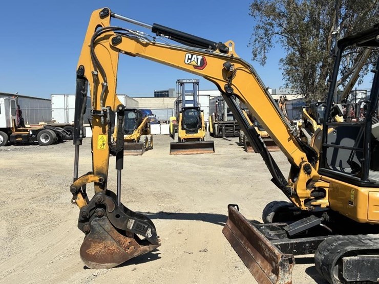 2020-caterpillar-303.5-image-5