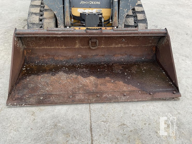 2017-deere-317g-image-11