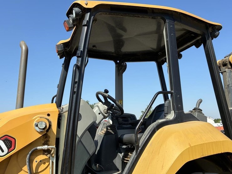 2022-caterpillar-430-image-28