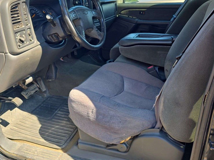 2003-chevrolet-2500hd-pick-up-truck,-211,414-miles,-extended-cab,-long-bed,-gas,-power-window-and-locks,-6.0-vortec,-vin--1gchk29u33e374043-image-16