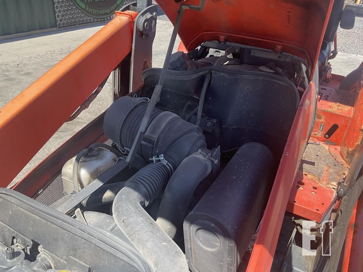 2014-kubota-l45-image-16