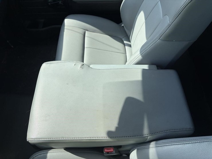 2011-ford-f150-image-17