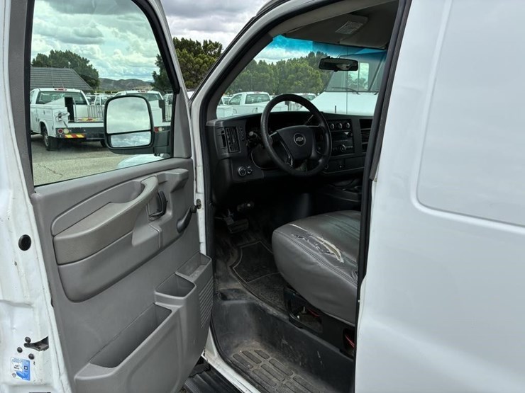 2008-chevrolet-express-3500-image-12