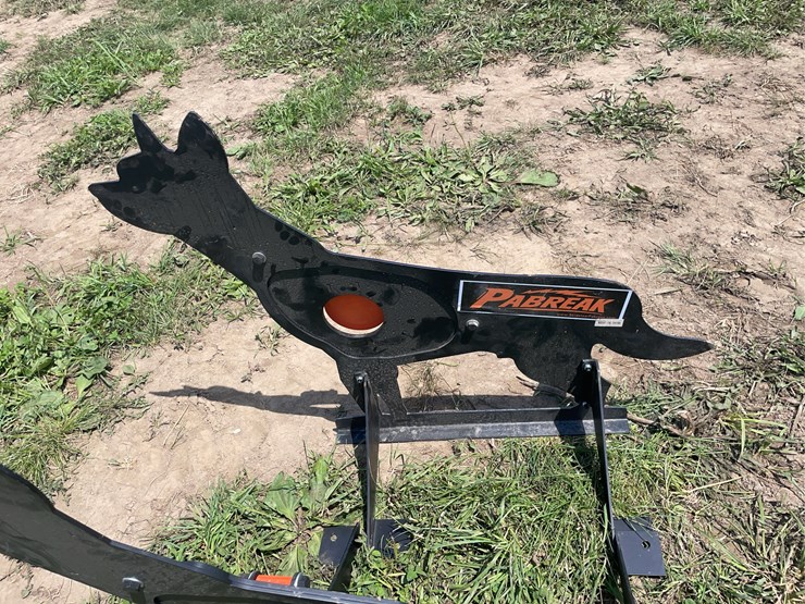 pabreak-coyote-shaped-reactive-shooting-target-image-1