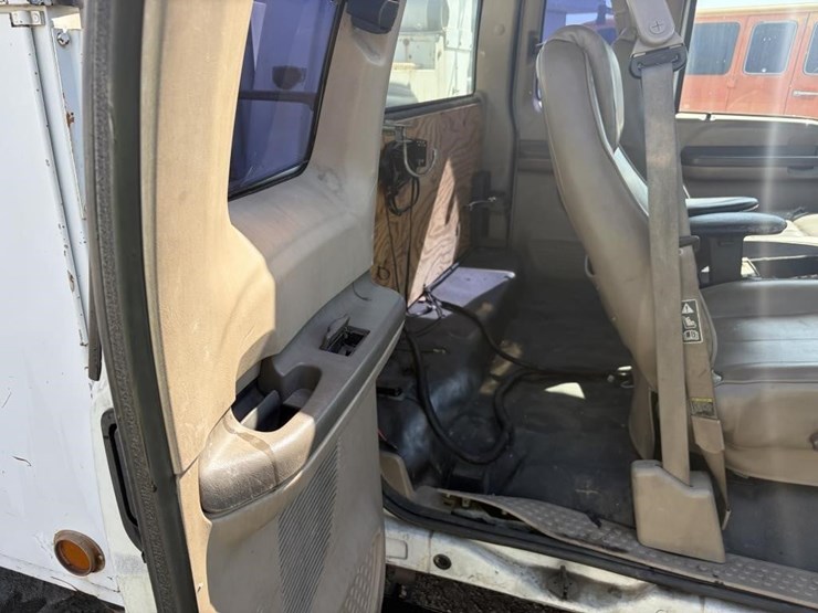 2001-ford-f350-image-12