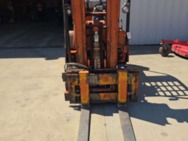 forklift-cat-t60c-model,-7,787-hours,-side-shift,-lp-image-2