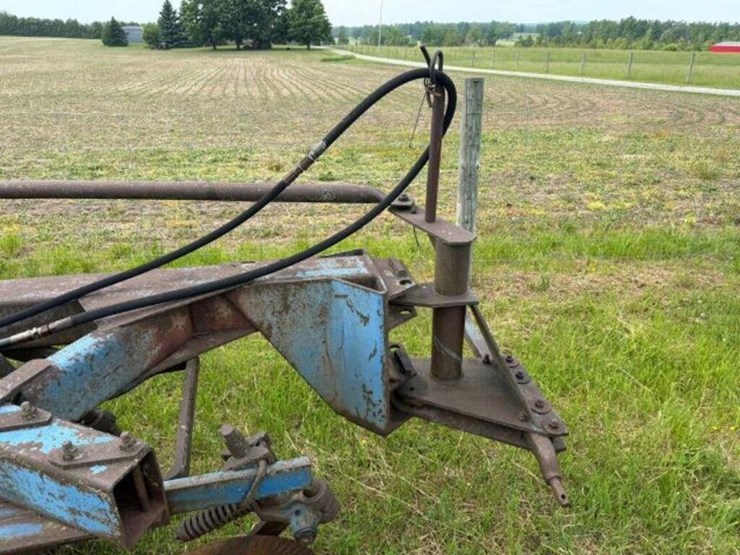 white-5-furrow-plow-image-13