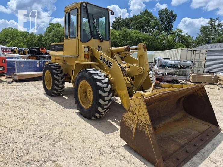 1989-deere-344e-image-4