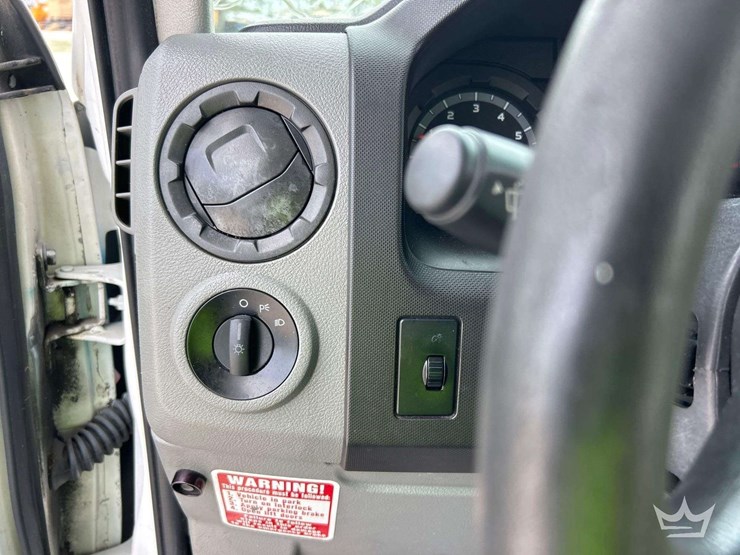 2015-ford-e450-image-16