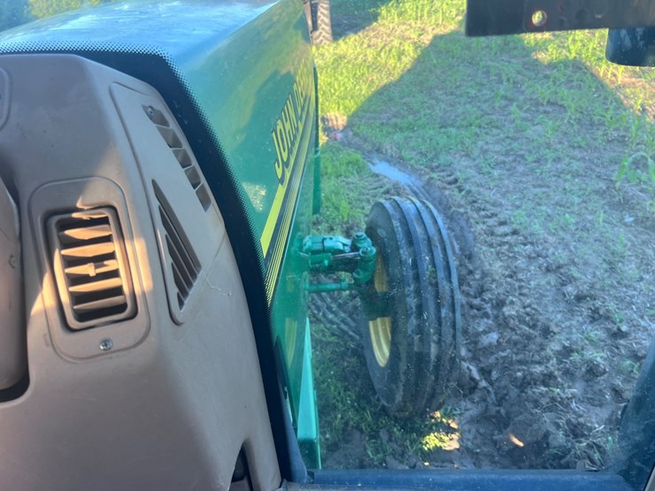 john-deere-8110-image-4