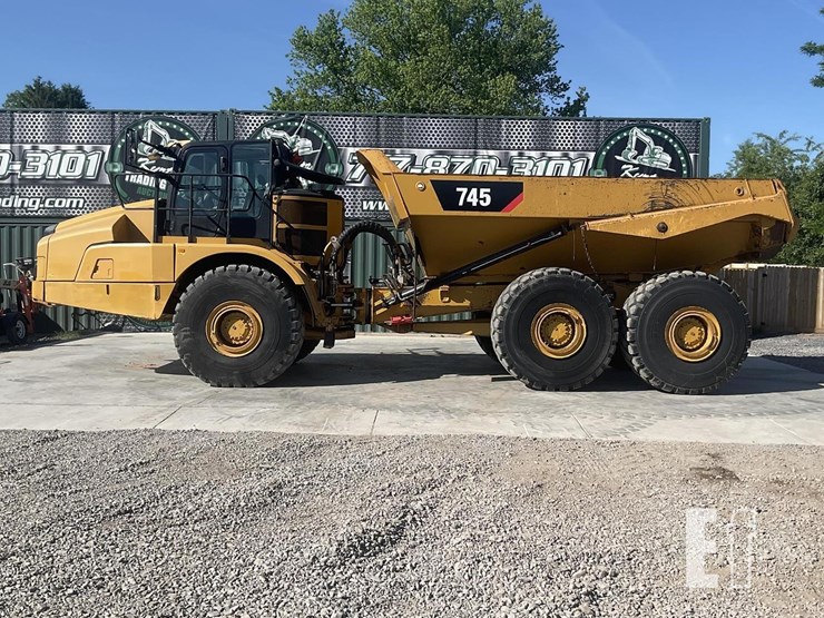 2019-caterpillar-745-image-1