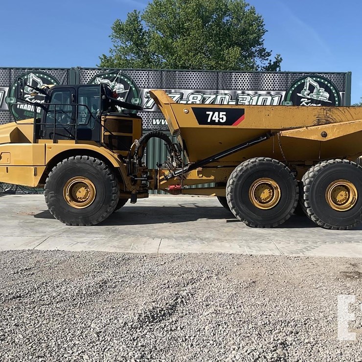 2019 CATERPILLAR 745