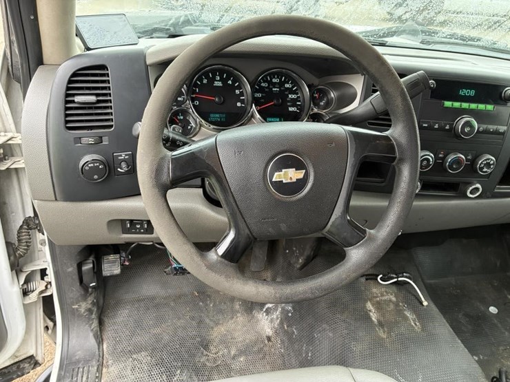 2008-chevrolet-silverado-2500-image-13