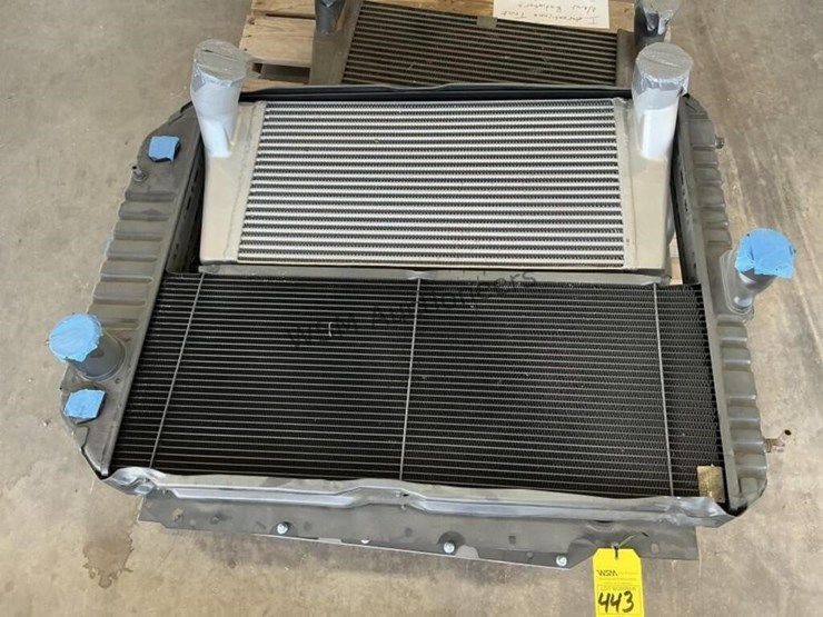 international-truck-radiators-(new)-image-5